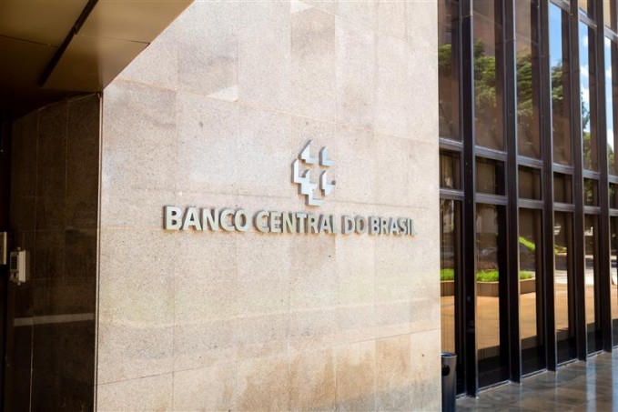 Banco Central mantém Selic em 15% e abre porta para corte em março