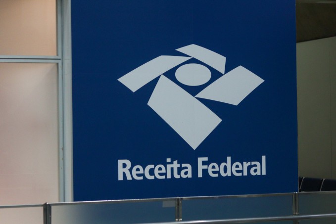 Golpes usam nome da Receita Federal para enganar usuários sobre declaração do IR