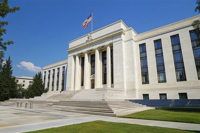 Fed mantém juros com incerteza global e projeta corte este ano