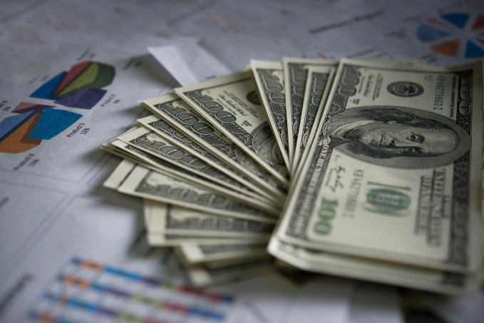 Investidor tem até 6 de abril para declarar capitais no exterior; saiba como