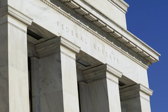 Ata de decisão do Fed mostra postura mais restritiva com novos apertos à vista